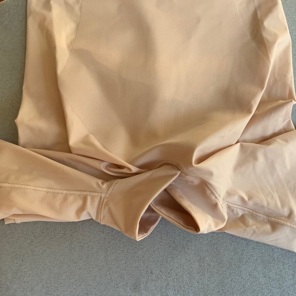 Spanx Trust Your thinstincts Mid Thigh Bodysuit MEDIUM Beige - Picture 9 of 14